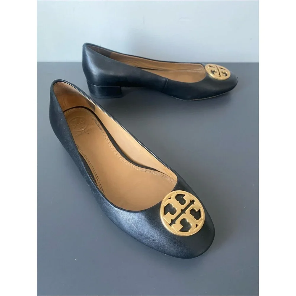 Tory Burch Signature Black Leather Ballet Flats Gold Logo Medallion Sz 7.5 Chic